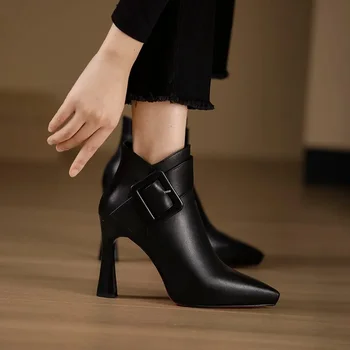 2023 Quente da Venda de Sapatos de Senhoras Tornozelo Botas femininas Modernas e Elegantes Botas de Mulheres Fivela Sólida Zíper Apontou Toe de Salto Alto Sapatos Femininos