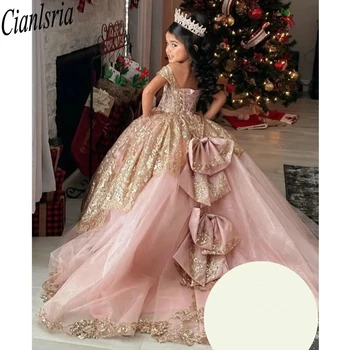 Rosa de Ouro Pequena Menina de Vestido de baile Quincenara Vestidos de Ombro Fora Apliques de Lantejoulas Babados Arco Doce De 15 Vestidos De XV Anos